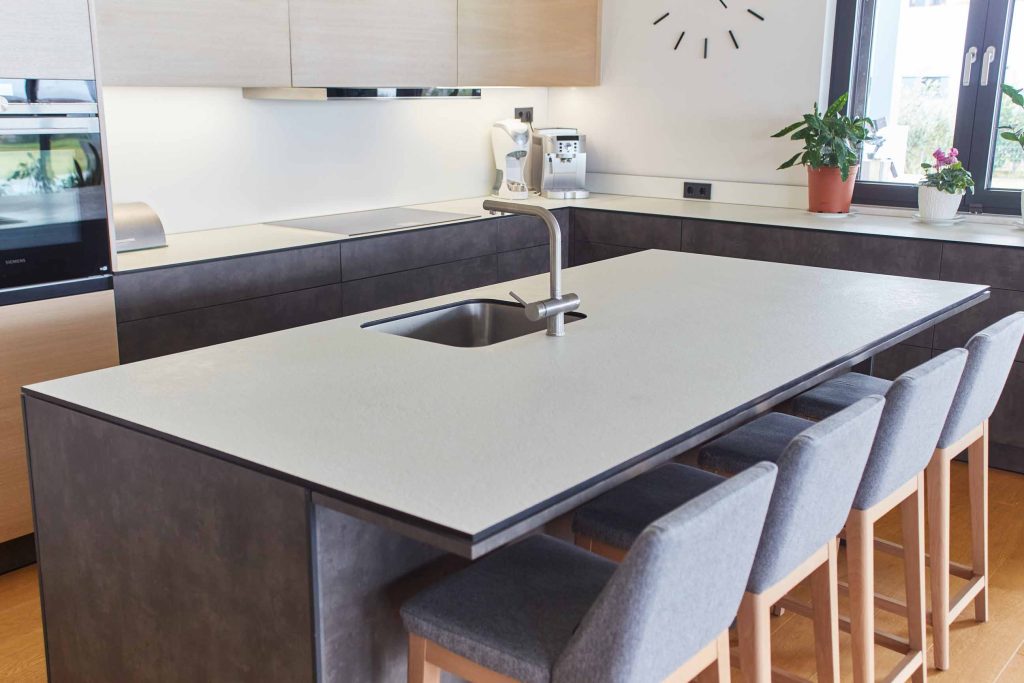 modern kitchens with islands